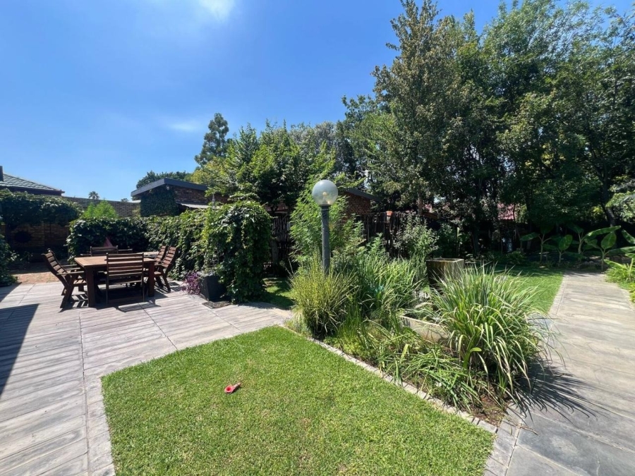 7 Bedroom Property for Sale in Van Der Hoff Park North West